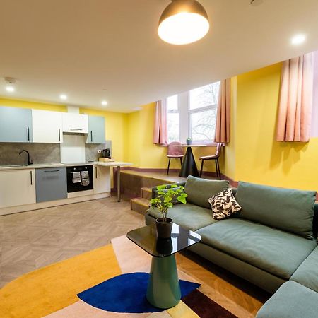 Aaron Wise - 51 Fitzhamon Apartments Cardiff Eksteriør billede