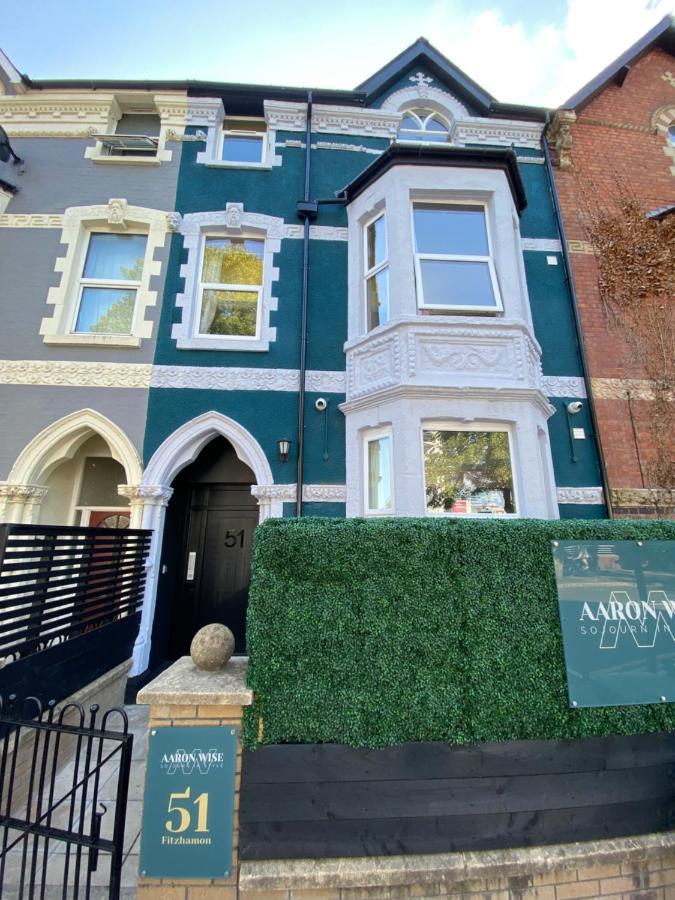 Aaron Wise - 51 Fitzhamon Apartments Cardiff Eksteriør billede