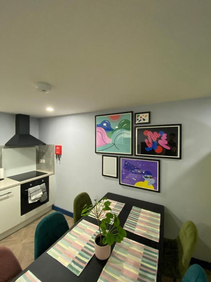 Aaron Wise - 51 Fitzhamon Apartments Cardiff Eksteriør billede