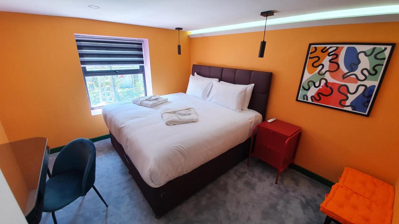 Aaron Wise - 51 Fitzhamon Apartments Cardiff Eksteriør billede